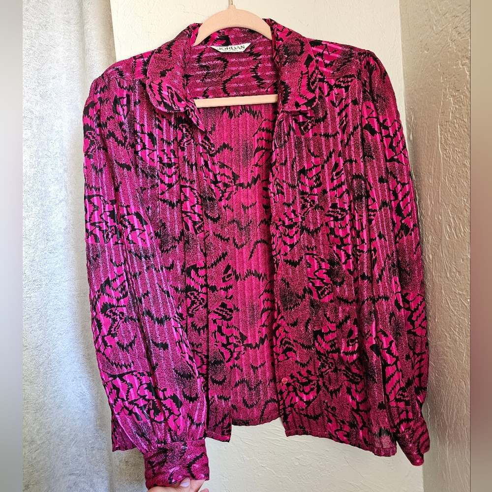 Unique satin blouse, size M/L, pink and black, funky pattern, lightweight Jordan
